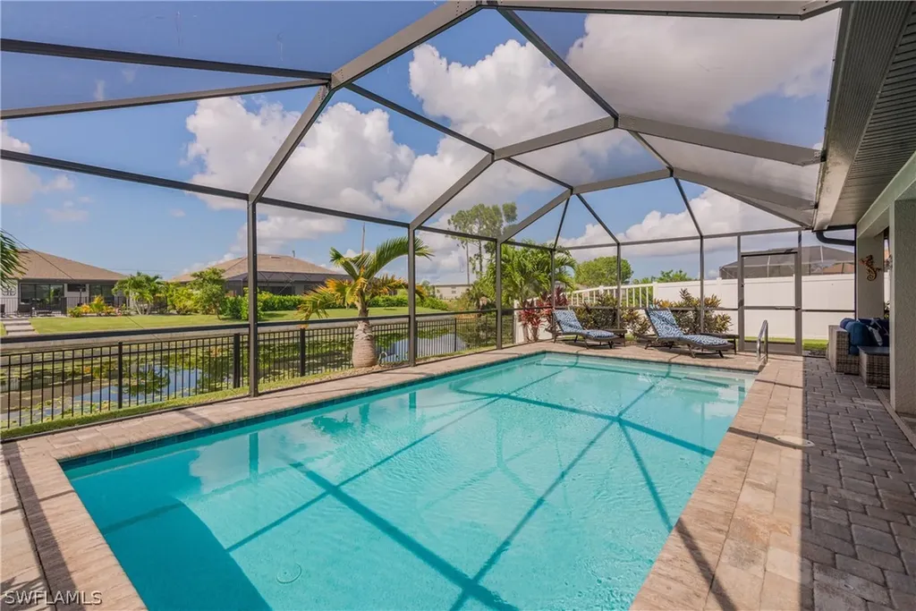 910 SW 12th Terrace Cape Coral FL 33991