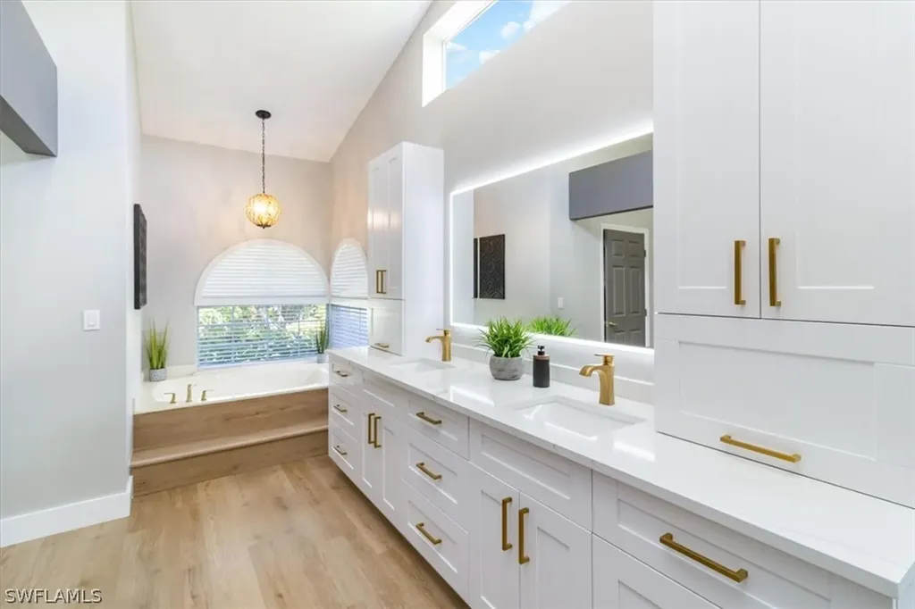 11620 Longshore Way W Naples FL 34119