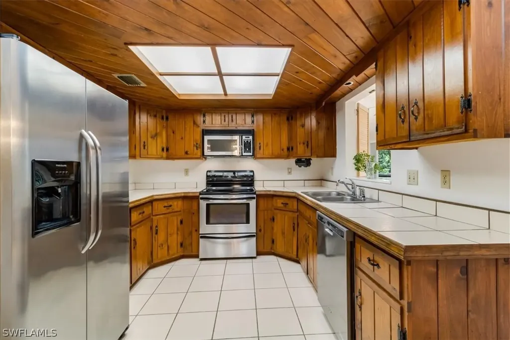 5072 27th Place SW Naples FL 34116