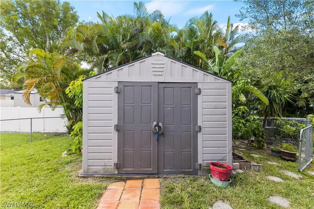 6061 Perthshire Lane Fort Myers FL 33908