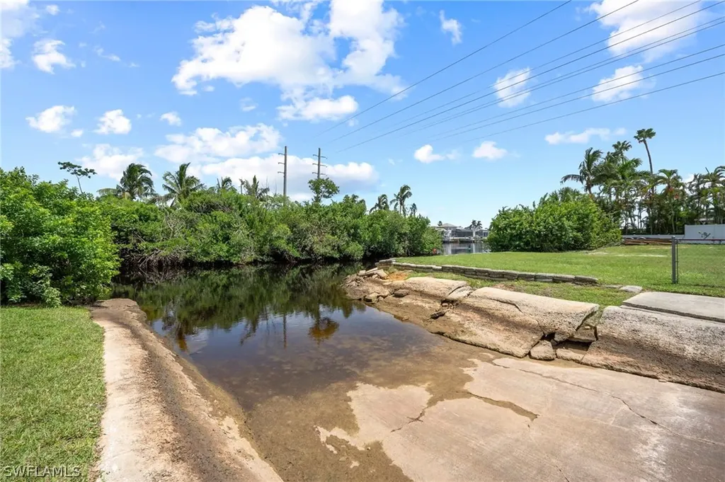 6061 Perthshire Lane Fort Myers FL 33908
