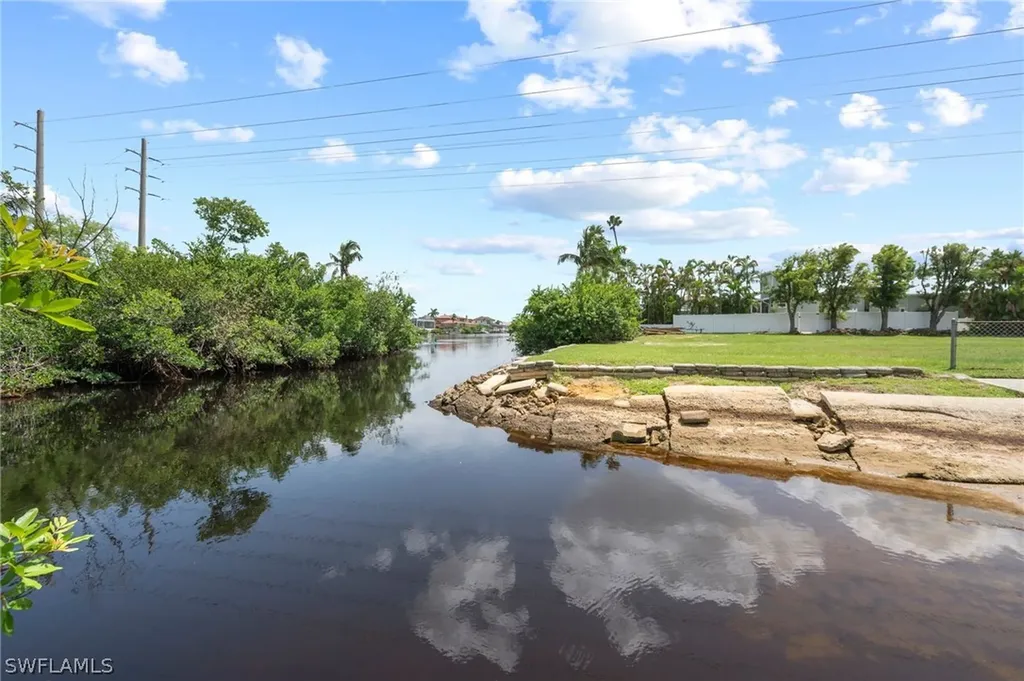 6061 Perthshire Lane Fort Myers FL 33908