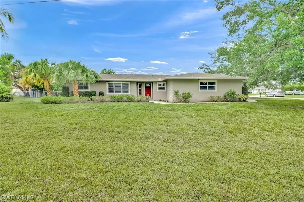 98 Johnnycake Drive Naples FL 34110