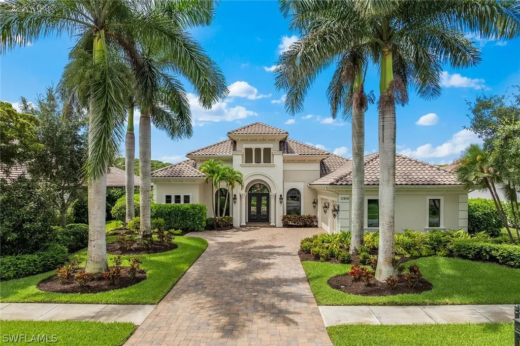 11916 Hedgestone Court Naples FL 34120