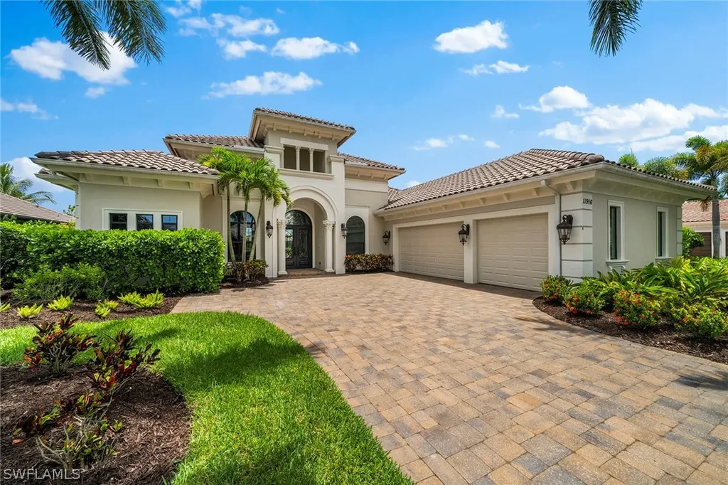 11916 Hedgestone Court Naples FL 34120