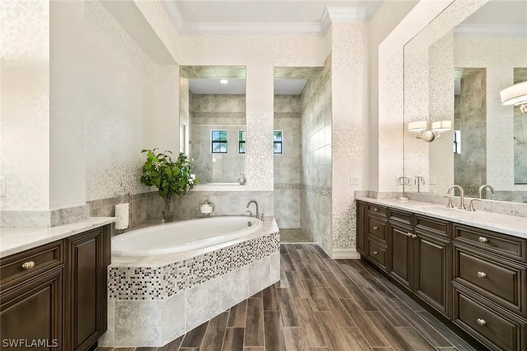 11916 Hedgestone Court Naples FL 34120