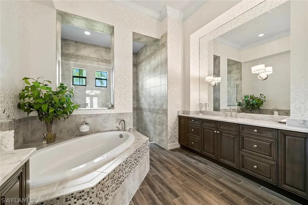 11916 Hedgestone Court Naples FL 34120