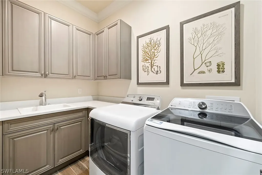 11916 Hedgestone Court Naples FL 34120