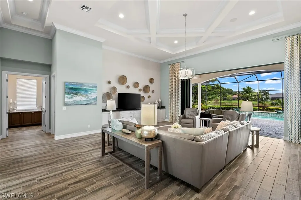 11916 Hedgestone Court Naples FL 34120