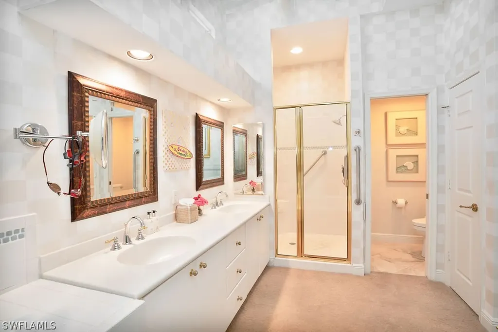 732 Courtside Drive Naples FL 34105