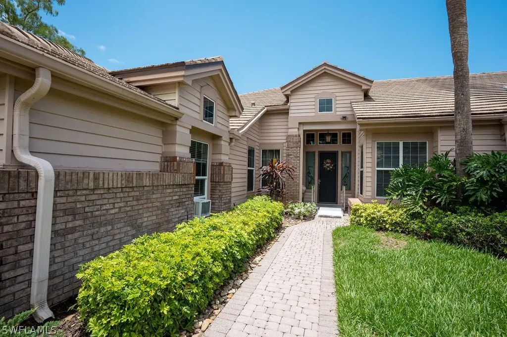 732 Courtside Drive Naples FL 34105