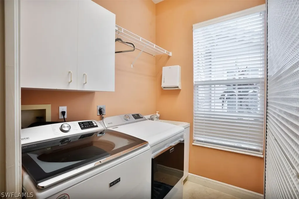 732 Courtside Drive Naples FL 34105