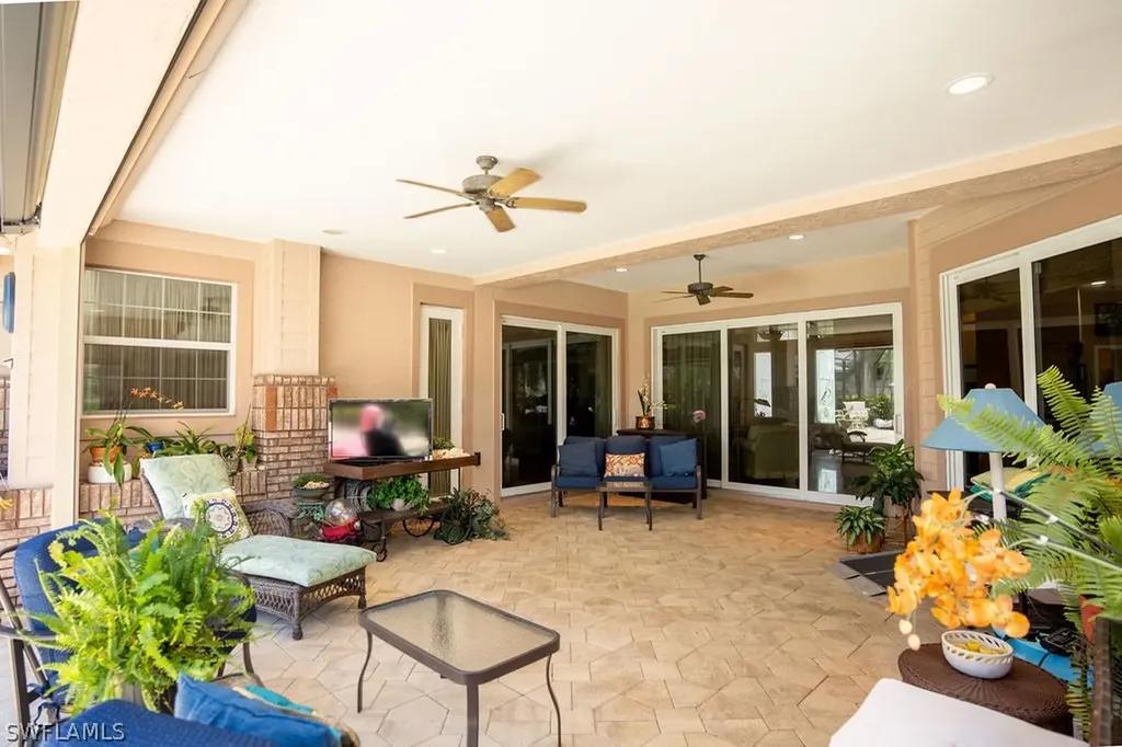 732 Courtside Drive Naples FL 34105