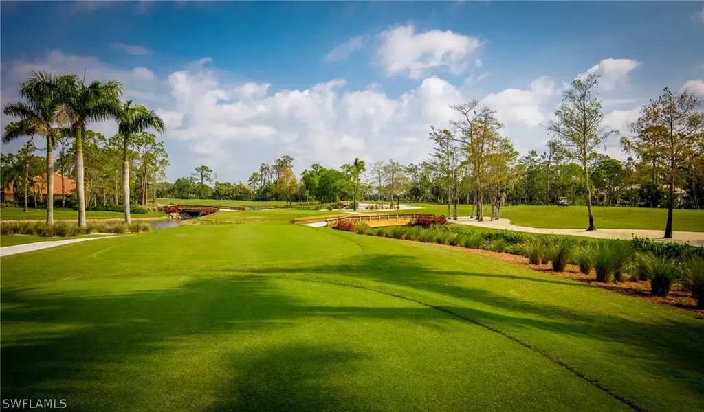 732 Courtside Drive Naples FL 34105