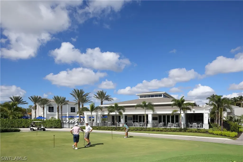 732 Courtside Drive Naples FL 34105