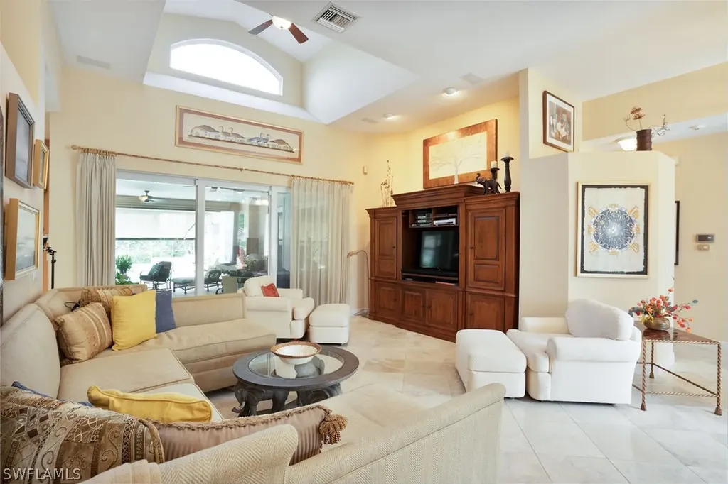 732 Courtside Drive Naples FL 34105