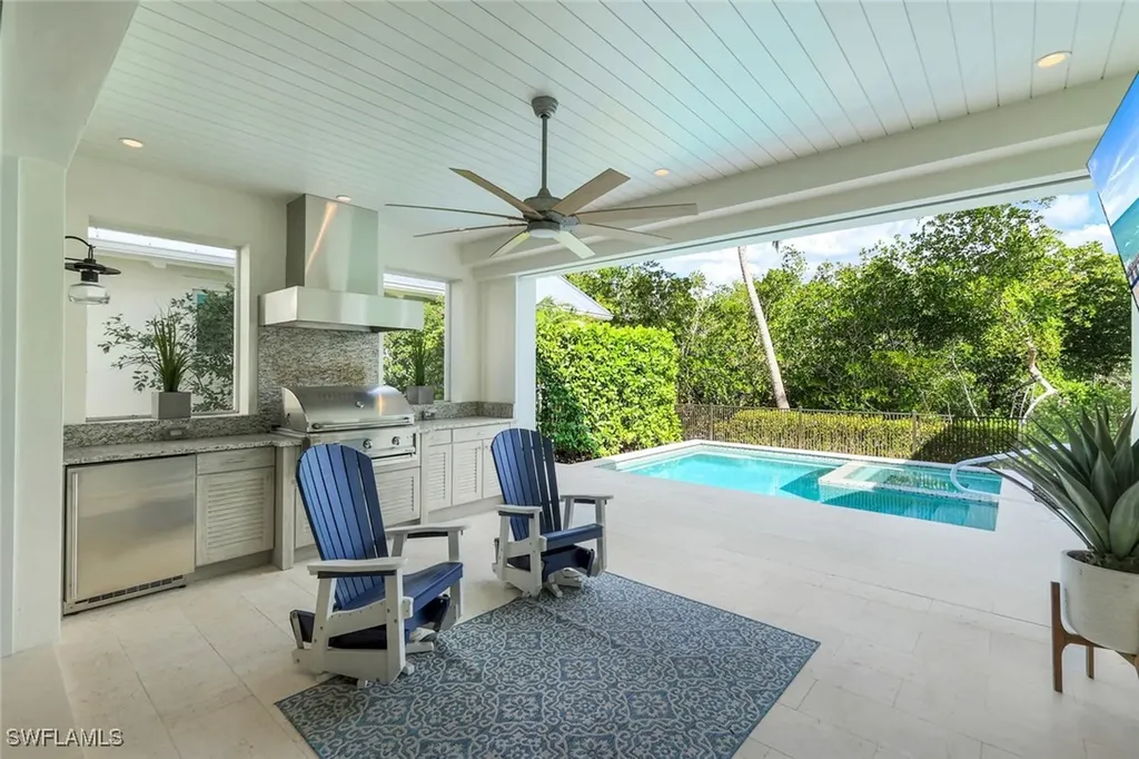 1463 2nd Avenue S Naples FL 34102