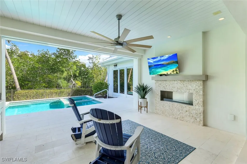 1463 2nd Avenue S Naples FL 34102