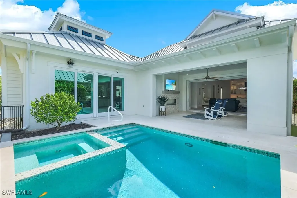 1463 2nd Avenue S Naples FL 34102