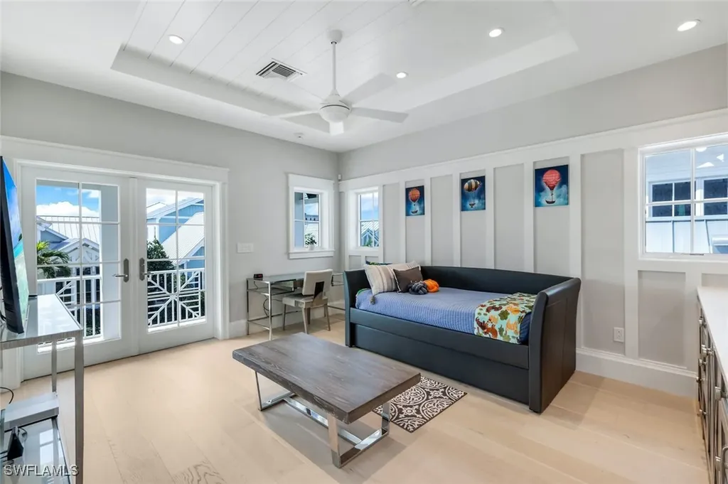 1463 2nd Avenue S Naples FL 34102