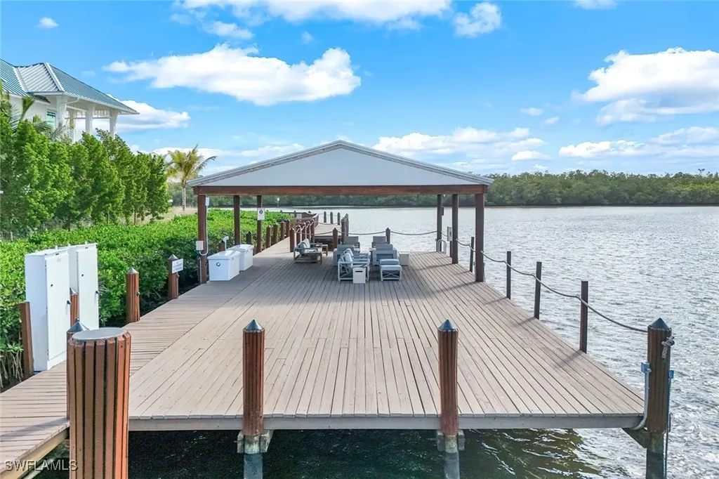 1463 2nd Avenue S Naples FL 34102