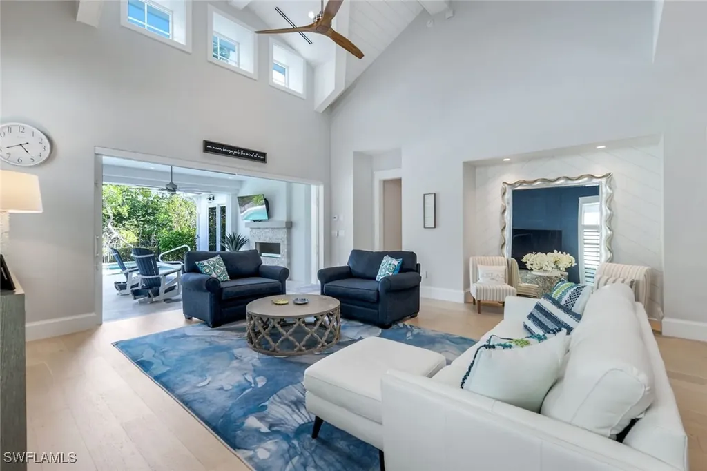 1463 2nd Avenue S Naples FL 34102