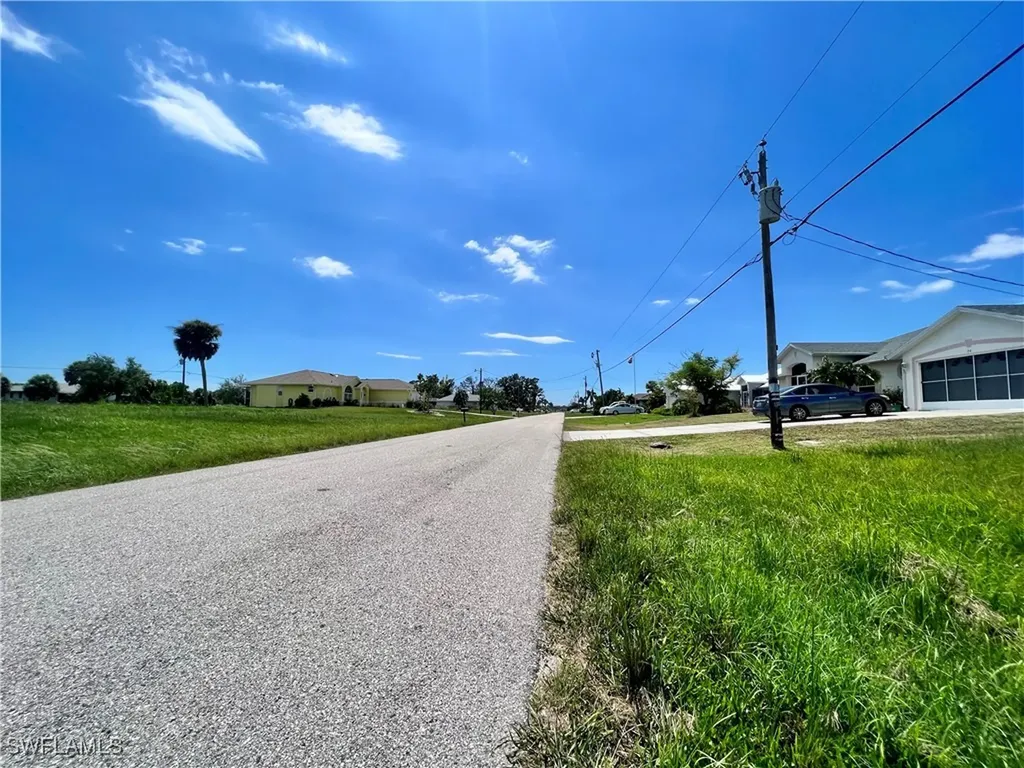 76 Mark Twain Lane Rotonda West FL 33947