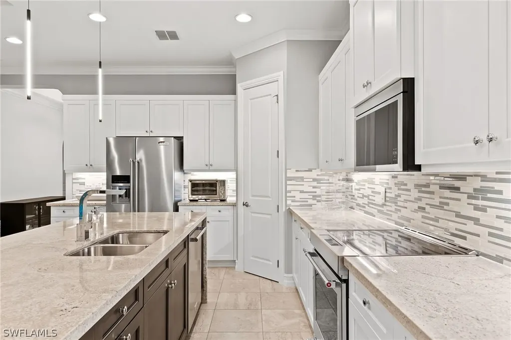9240 Glenforest Drive Naples FL 34120