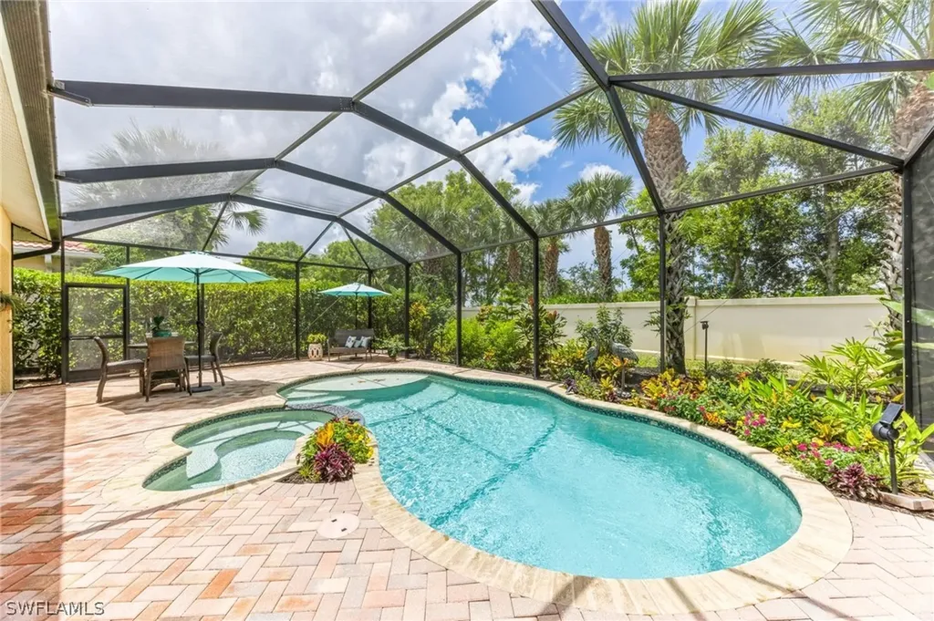 13492 Cambridge Lane Naples FL 34109