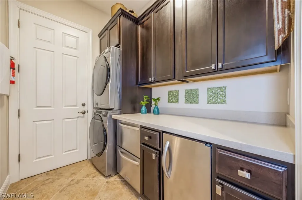13492 Cambridge Lane Naples FL 34109