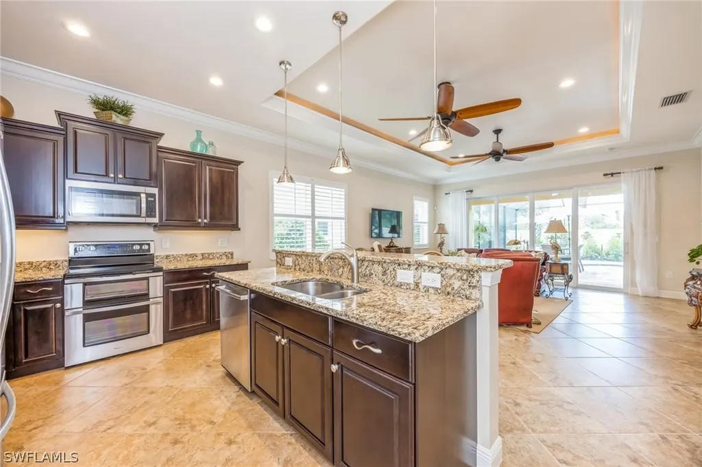 13492 Cambridge Lane Naples FL 34109