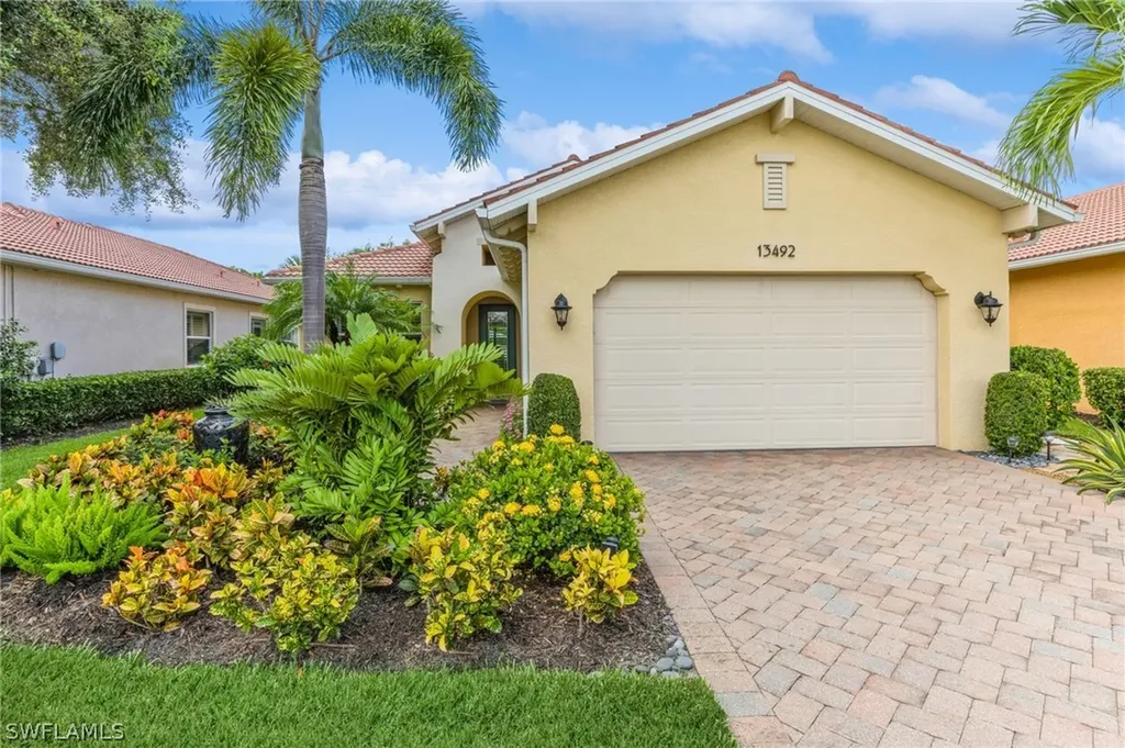 13492 Cambridge Lane Naples FL 34109