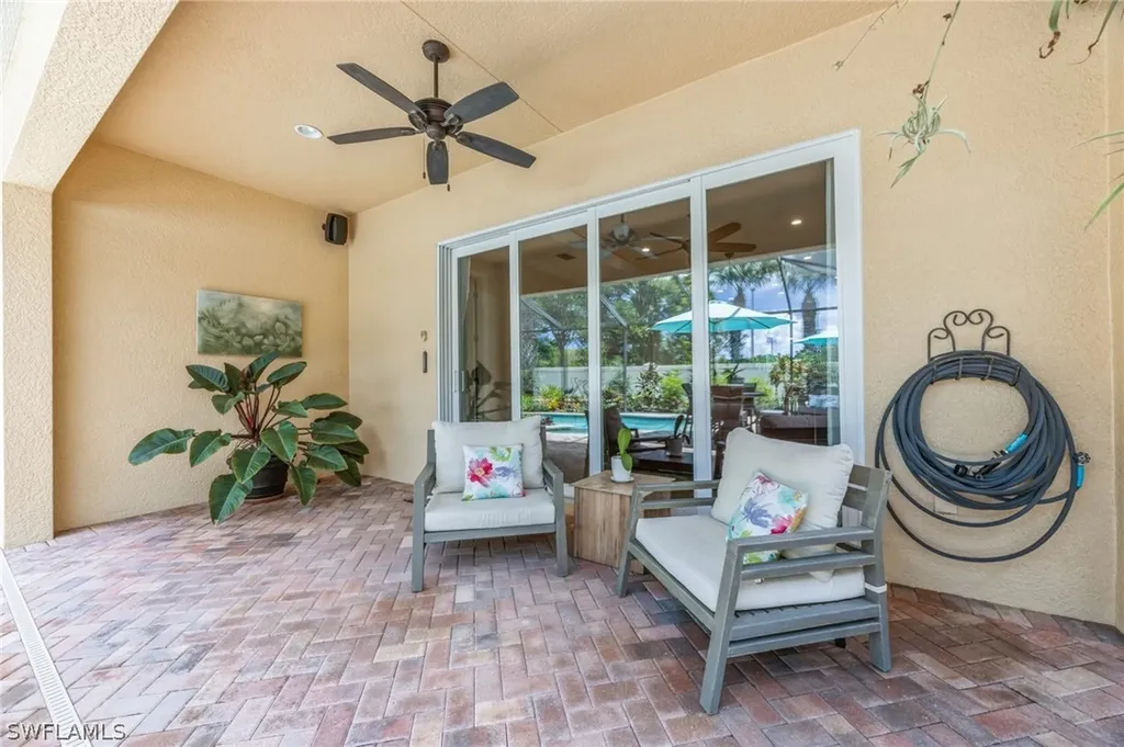 13492 Cambridge Lane Naples FL 34109