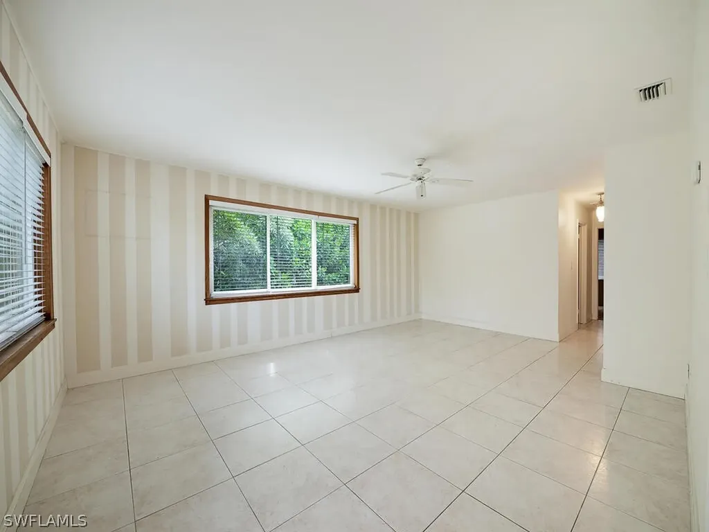 1102 9th Avenue N Naples FL 34102