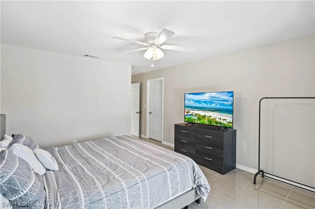 516 SE 20th Place Cape Coral FL 33990