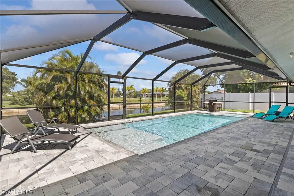 516 SE 20th Place Cape Coral FL 33990