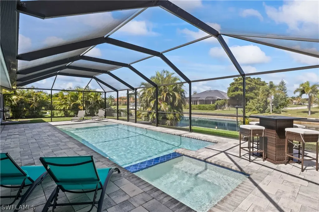 516 SE 20th Place Cape Coral FL 33990