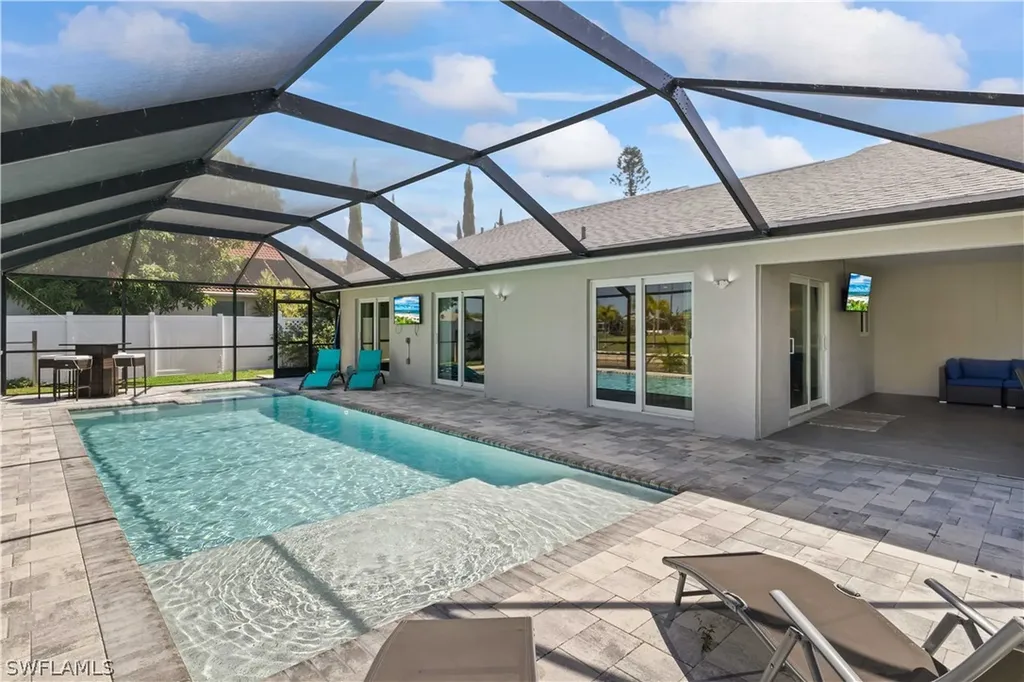 516 SE 20th Place Cape Coral FL 33990