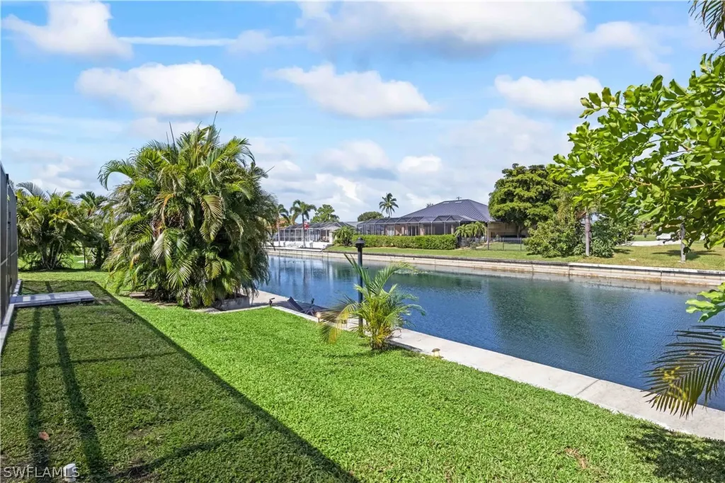 516 SE 20th Place Cape Coral FL 33990
