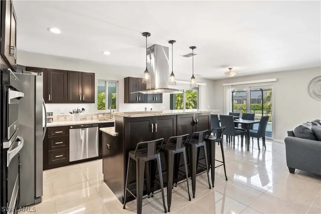 516 SE 20th Place Cape Coral FL 33990