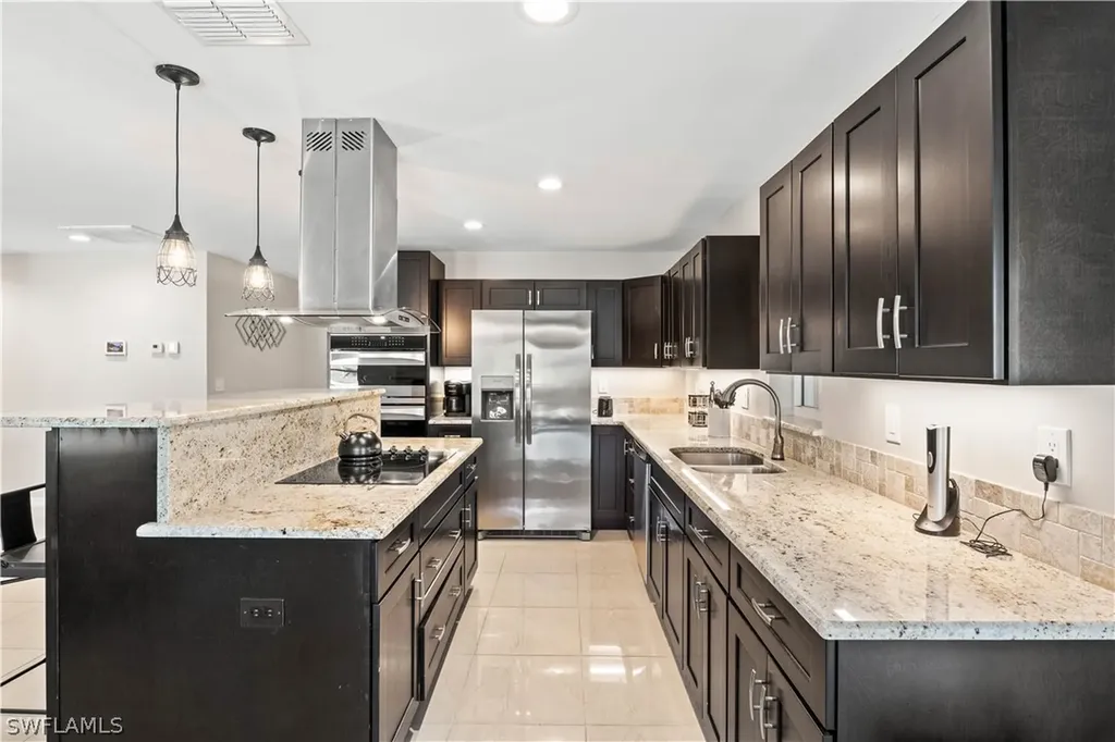 516 SE 20th Place Cape Coral FL 33990