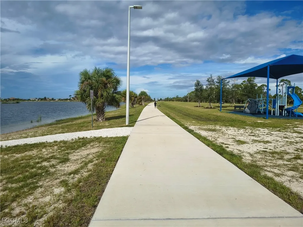 4212 NW 39th Street Cape Coral FL 33993