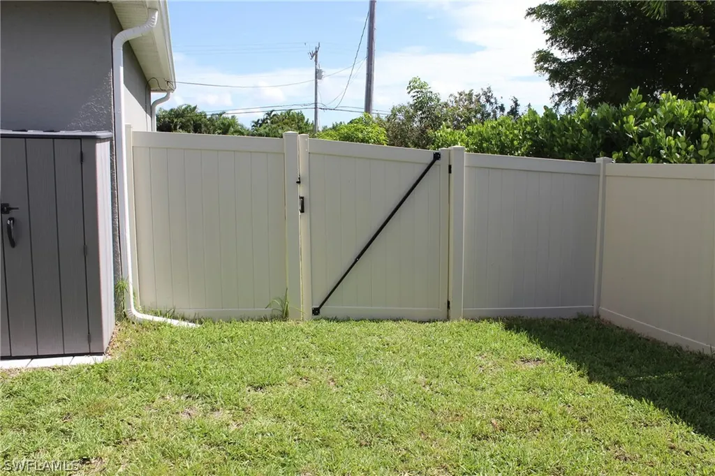 1208 SW 38th Street Cape Coral FL 33914