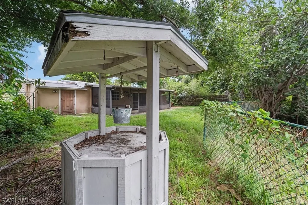4241 Lagg Avenue Fort Myers FL 33901
