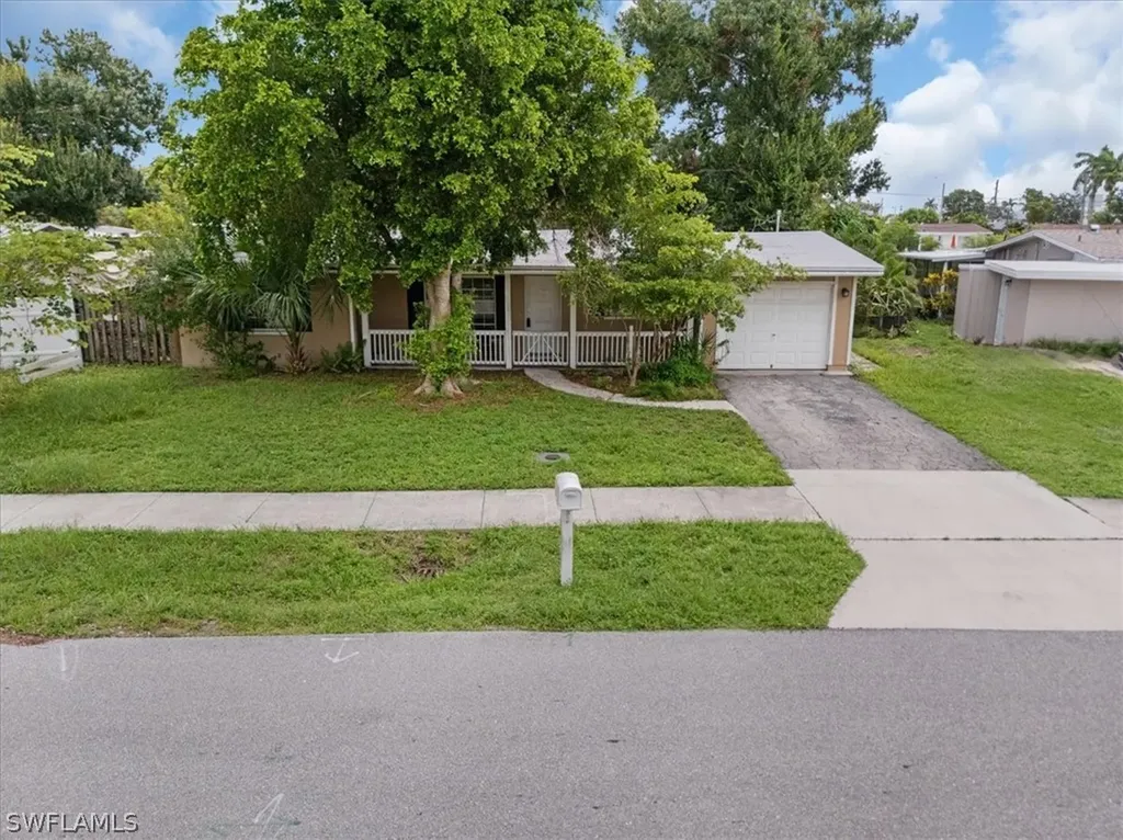 4241 Lagg Avenue Fort Myers FL 33901