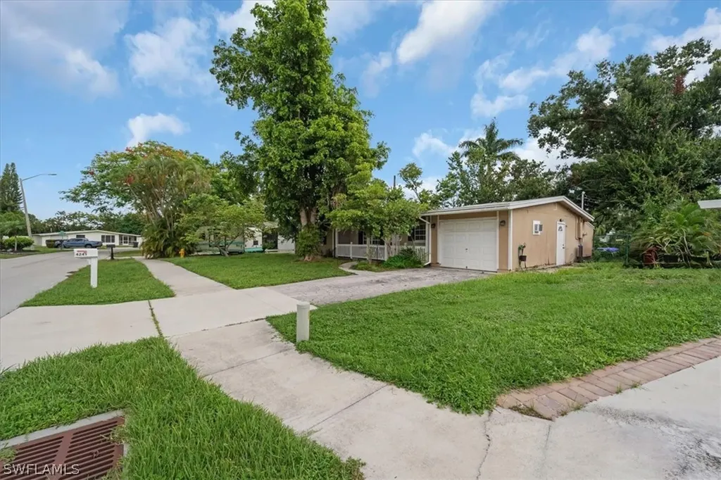 4241 Lagg Avenue Fort Myers FL 33901
