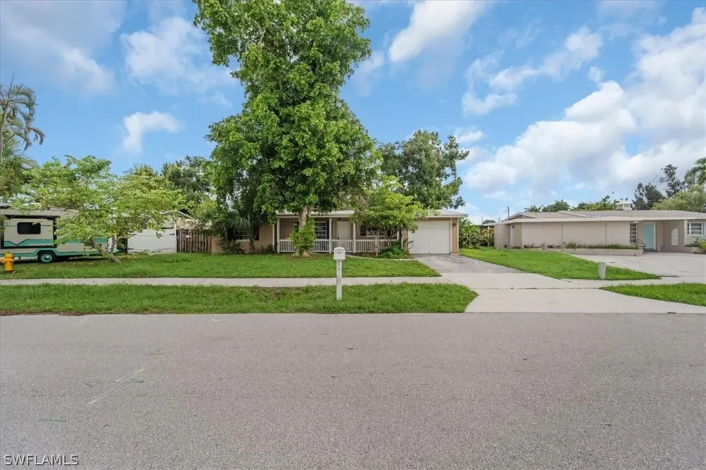4241 Lagg Avenue Fort Myers FL 33901