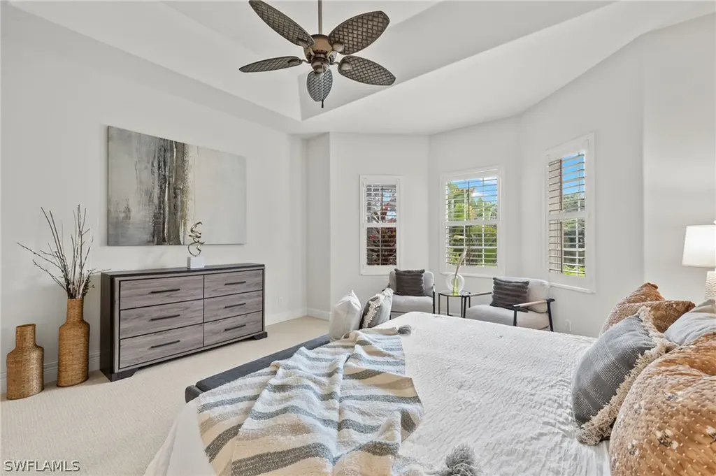 1026 Fountain Run Naples FL 34119