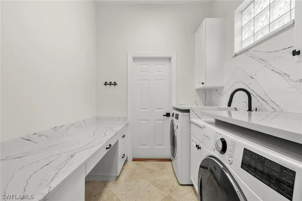 1026 Fountain Run Naples FL 34119