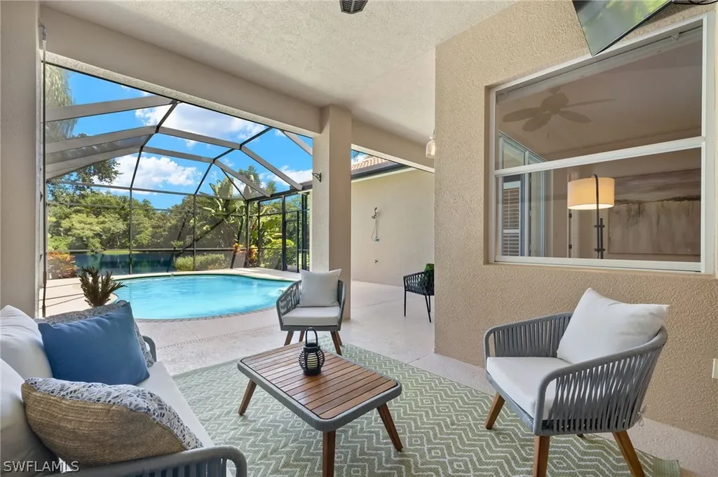 1026 Fountain Run Naples FL 34119